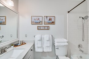 Stylish Orem Retreat w/ Deck, Near BYU & Uvu!