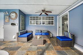 Sun-soaked Home w/ Pool in Lauderdale Lakes!