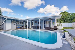 Sun-soaked Home w/ Pool in Lauderdale Lakes!