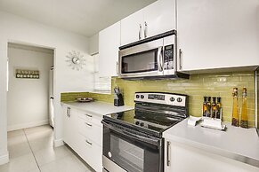 Sun-soaked Home w/ Pool in Lauderdale Lakes!