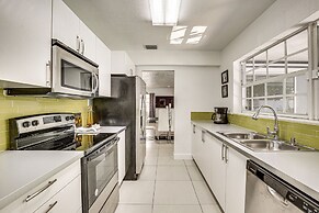 Sun-soaked Home w/ Pool in Lauderdale Lakes!