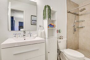 Sun-soaked Home w/ Pool in Lauderdale Lakes!