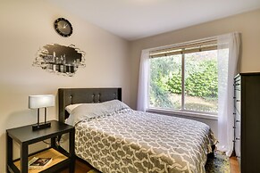 Lake Oswego Home w/ Deck 9 Mi to Downtown Portland