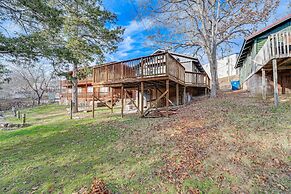 Inviting Cabin ~ 11 Mi to Silverdollar City