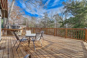 Inviting Cabin ~ 11 Mi to Silverdollar City