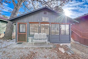 Inviting Cabin ~ 11 Mi to Silverdollar City