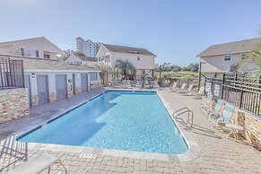 Myrtle Beach Home w/ Pool Access: Walk to Beach!