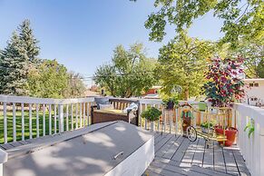 10 Mi to Dtwn Denver: Lakewood Home w/ Patio