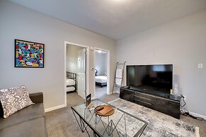 5 Mi to Dtwn: Pittsburgh Apt w/ Balcony