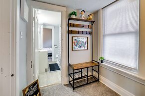 5 Mi to Dtwn: Pittsburgh Apt w/ Balcony