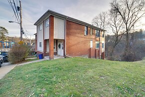 5 Mi to Dtwn: Pittsburgh Apt w/ Balcony