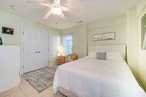 Breezy Kure Beach Home - Walk to Pier & Ocean!