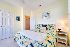 Breezy Kure Beach Home - Walk to Pier & Ocean!