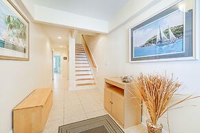 Breezy Kure Beach Home - Walk to Pier & Ocean!