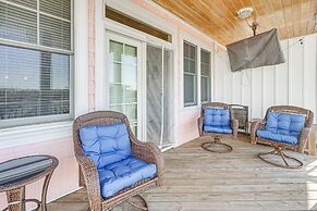 Breezy Kure Beach Home - Walk to Pier & Ocean!