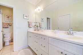 Breezy Kure Beach Home - Walk to Pier & Ocean!