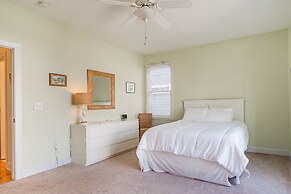 Breezy Kure Beach Home - Walk to Pier & Ocean!