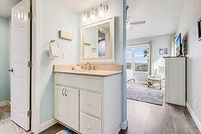 Bayfront Kontiki 3 Bedroom Condo by RedAwning