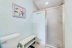 Bayfront Kontiki 3 Bedroom Condo by RedAwning