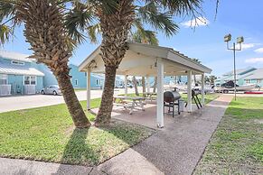 Bayfront Kontiki 3 Bedroom Condo by RedAwning