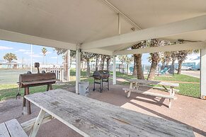 Bayfront Kontiki 3 Bedroom Condo by RedAwning