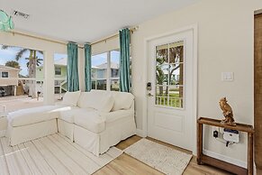 149 Pearl St. 2 Bedroom Home by RedAwning