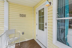 149 Pearl St. 2 Bedroom Home by RedAwning