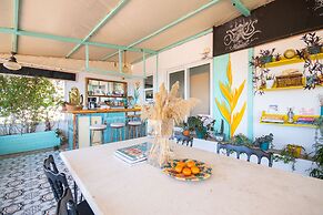 Kuytu Bed & Breakfast