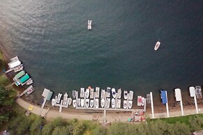 Manhattan Beach Lodge