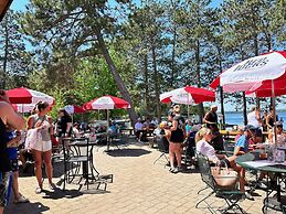 Manhattan Beach Lodge