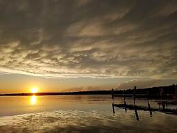 Manhattan Beach Lodge