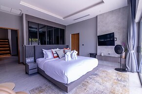 big legend 5 floors of luxury villa