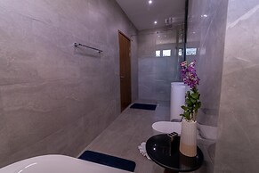 big legend 5 floors of luxury villa