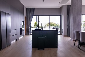 big legend 5 floors of luxury villa