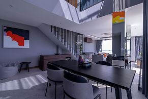 big legend 5 floors of luxury villa