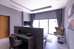 big legend 5 floors of luxury villa