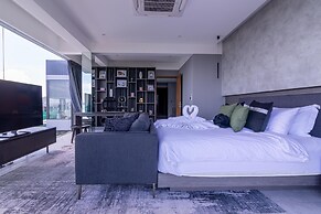 big legend 5 floors of luxury villa