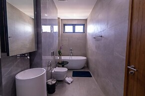 big legend 5 floors of luxury villa