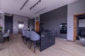 big legend 5 floors of luxury villa