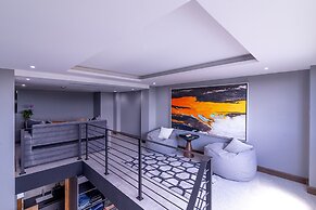 big legend 5 floors of luxury villa