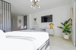 La Marinita- Marina Views Pool Parking Location