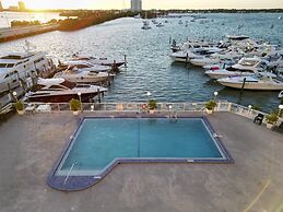 La Marinita- Marina Views Pool Parking Location