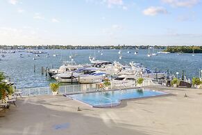 La Marinita- Marina Views Pool Parking Location