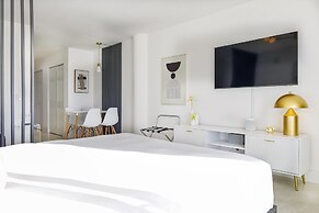 La Marinita- Marina Views Pool Parking Location