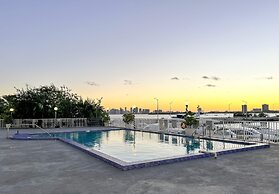 La Marinita- Marina Views Pool Parking Location