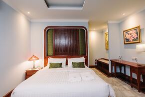 Lunar Mansion Hotel