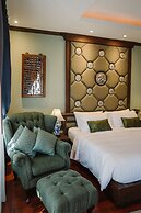 Lunar Mansion Hotel