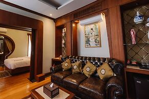 Lunar Mansion Hotel