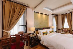 Lunar Mansion Hotel