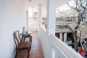 Lunar Mansion Hotel